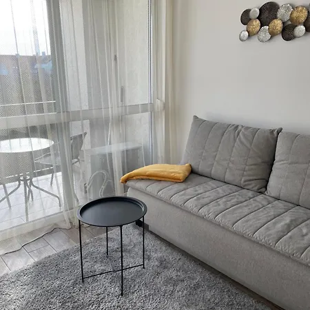 Urban Nest Apartment *